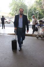 Kabir Bedi snapped at airport on 11th Dec 2015